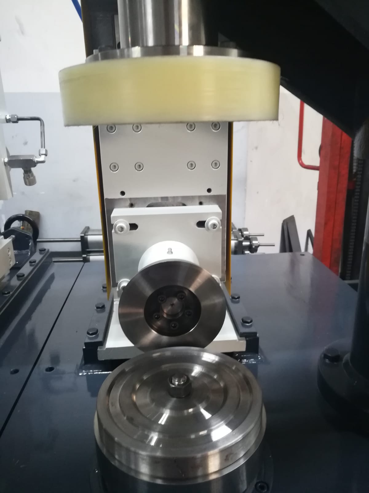 Automatic edge cutting trimming beading machine